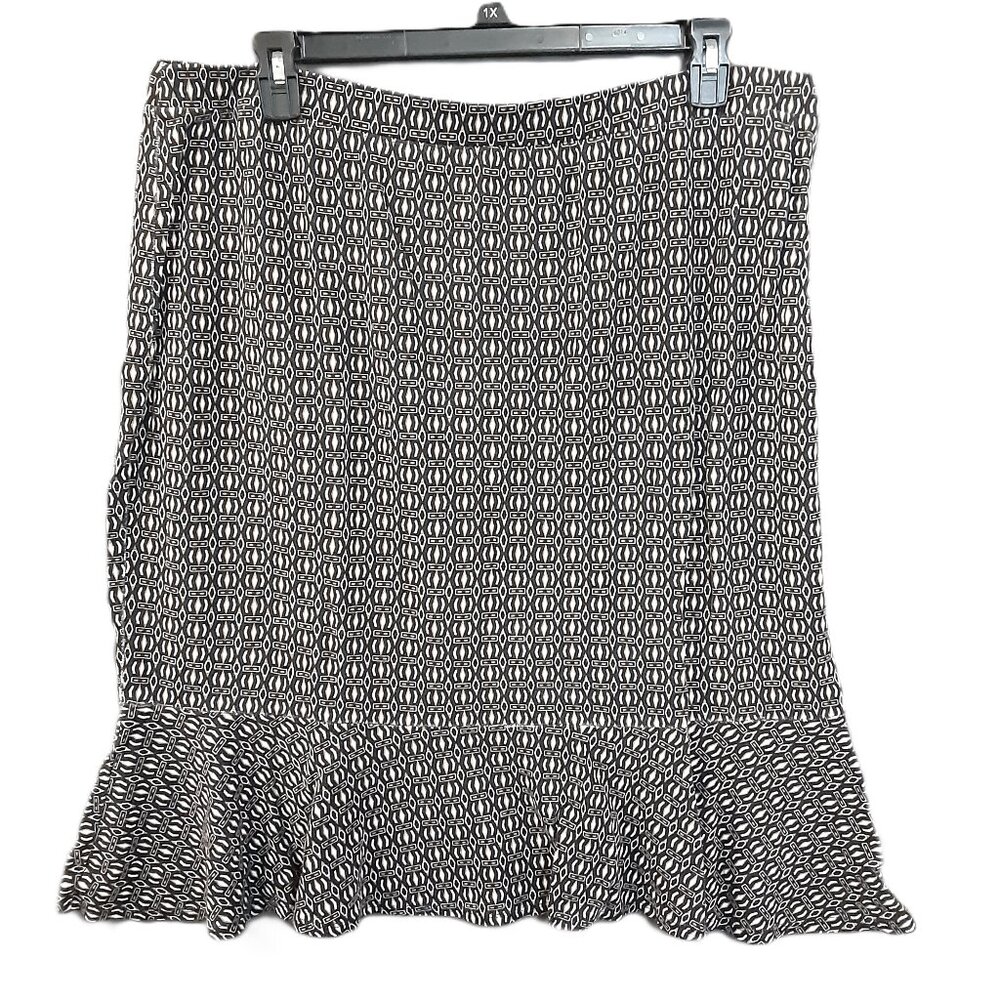 Cato Woman's Skirt size 3X, Pullon, Elastic Waist Knee Length, Ruffle, Easy Care